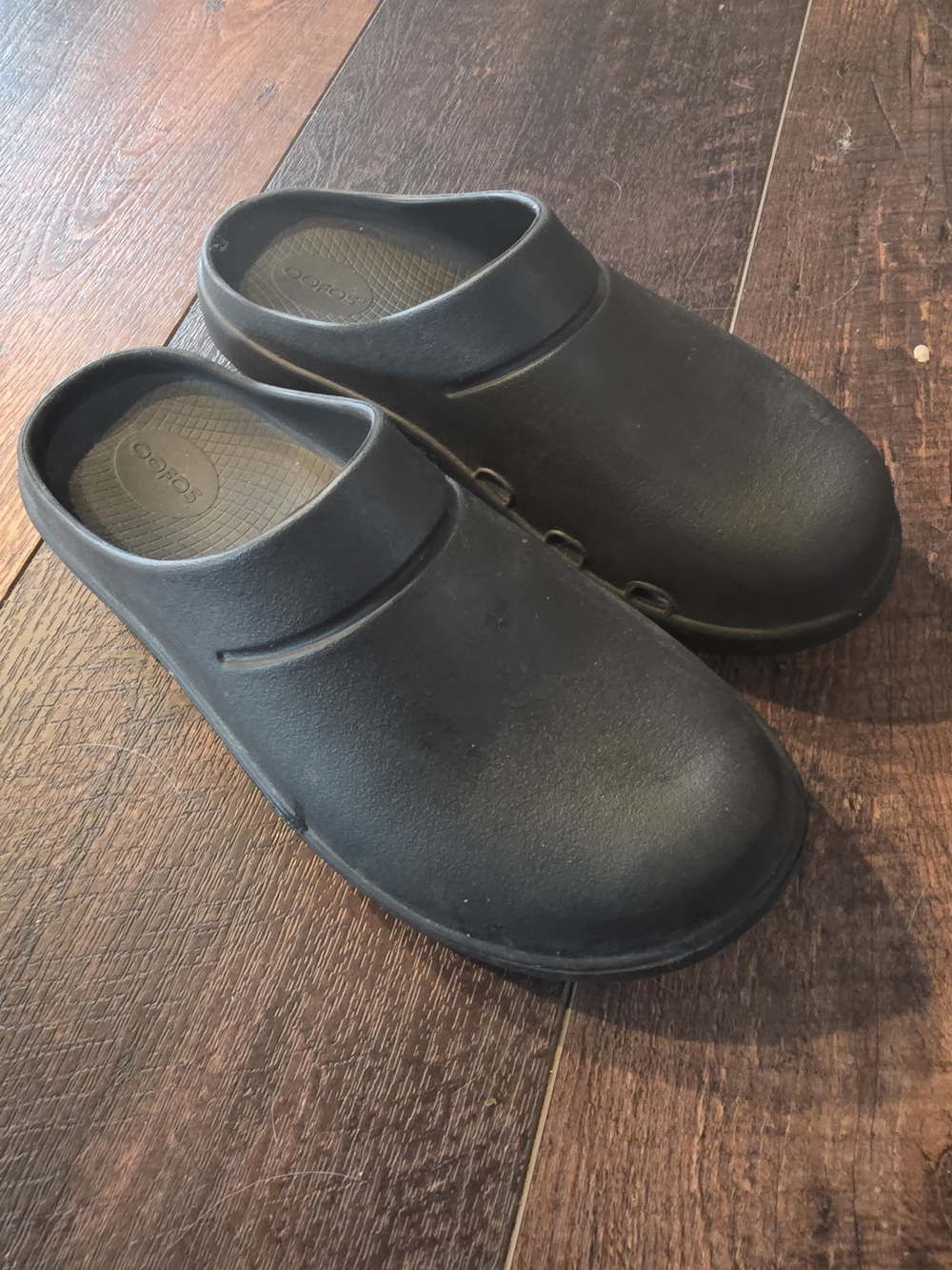 OOFOS OOcloog Black Recovery Work Clogs Women’s 10 Men’s 8